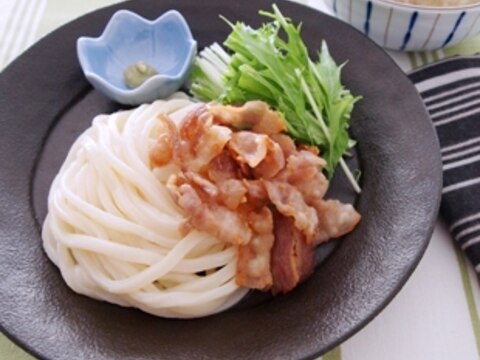 焦がしにんにくと豚バラのつけうどん